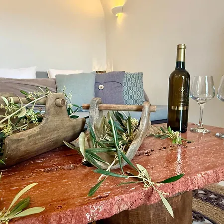 Elysian Elia Heritage 4* Oia (Santorini)