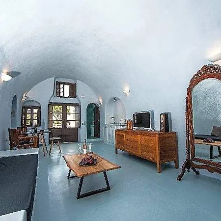 Elysian Elia Heritage Oia (Santorini)