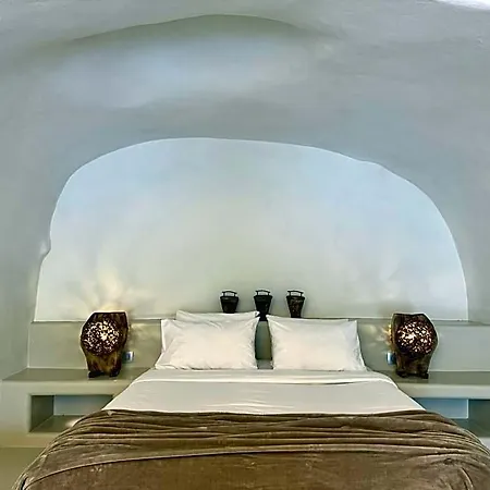Elysian Elia Heritage 3* Oia (Santorini)