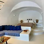 Elysian Elia Heritage Oia