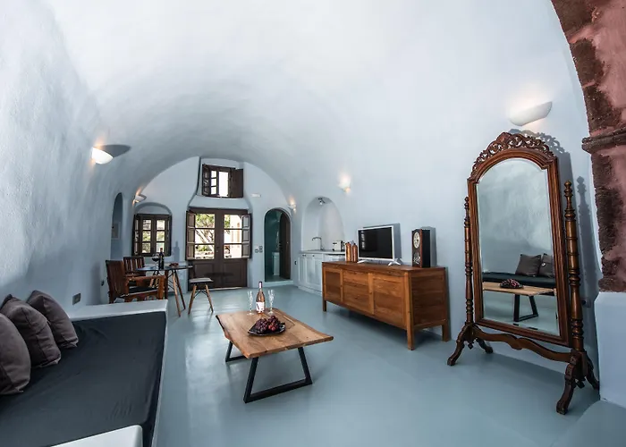 Elysian Elia Heritage Oia (Santorini)