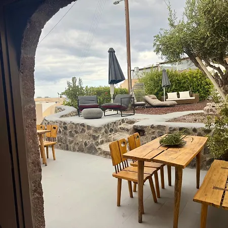 Elysian Elia Heritage Oia